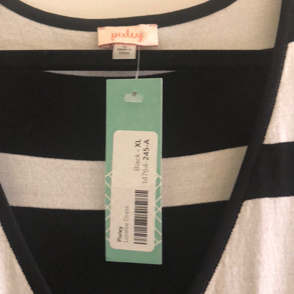 Pixley Dress - Picture 2 of 3